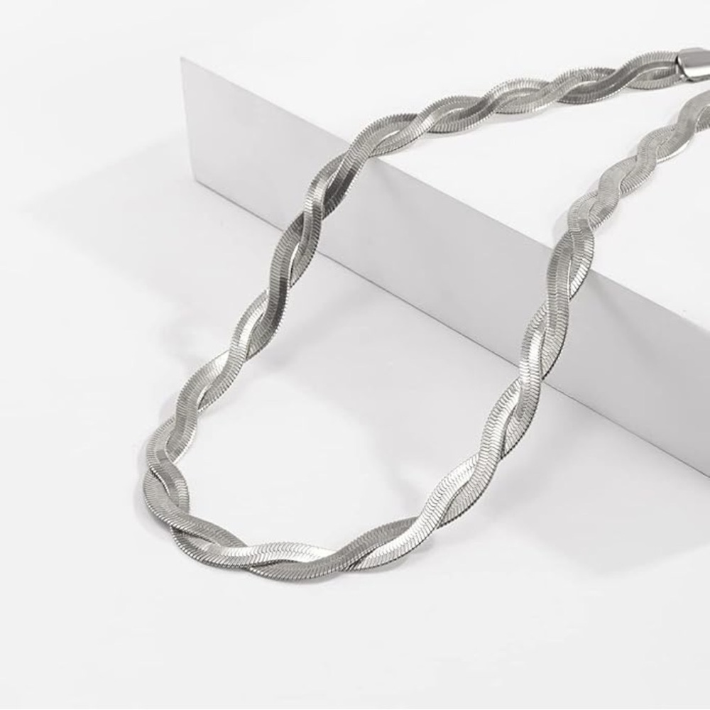NEW 18K GOLD PLATED SLIVER SNAKE NECKLACE - Picture 3 of 3